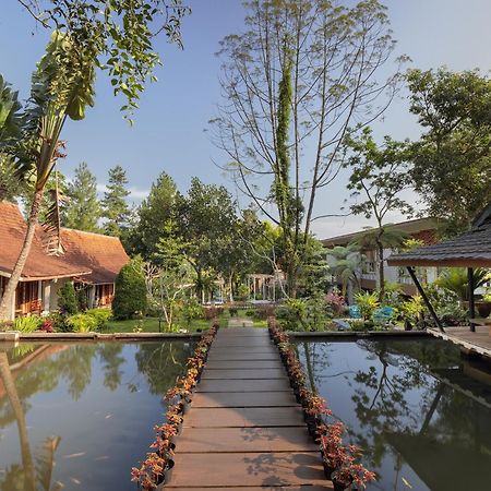 The Village Resort Bogor Esterno foto