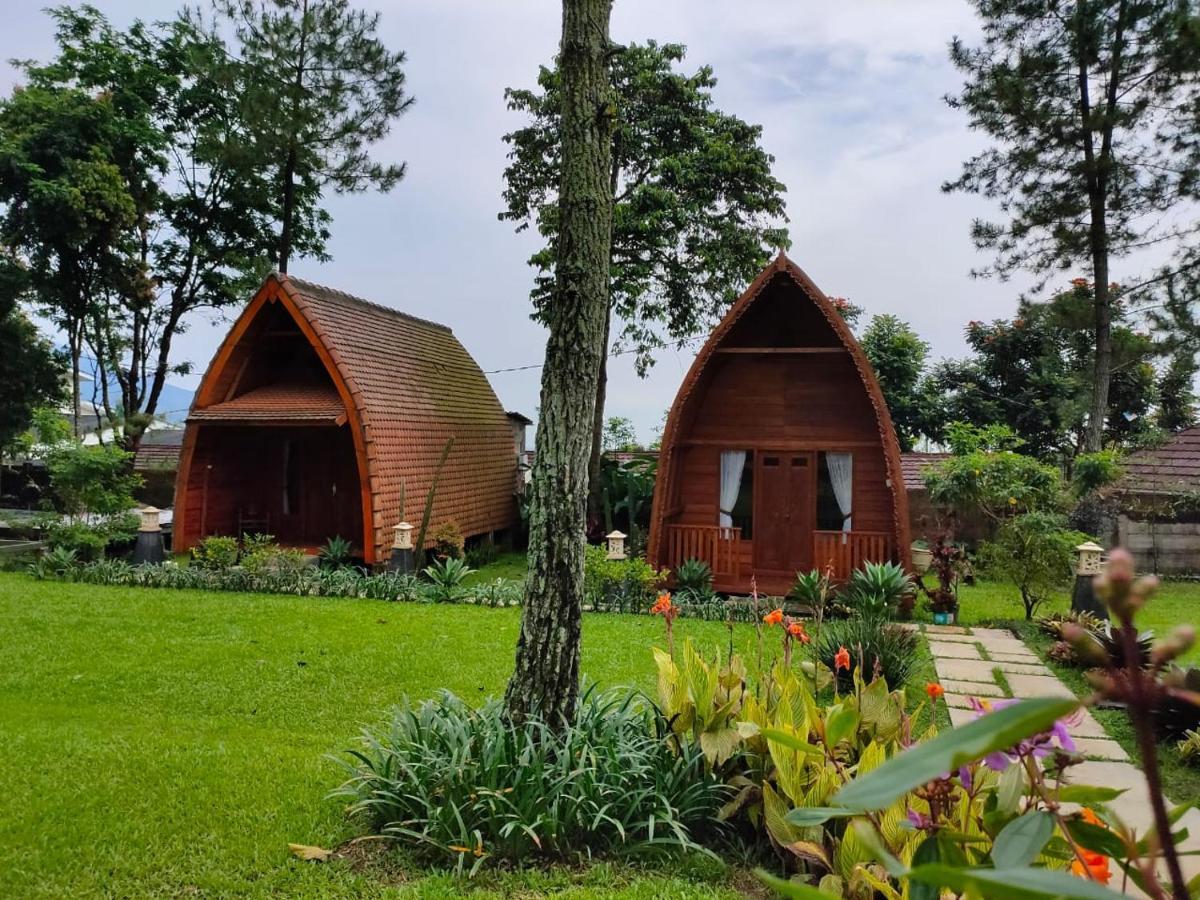 The Village Resort Bogor Esterno foto