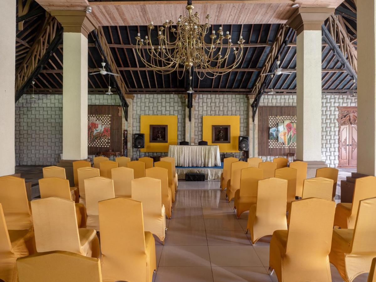 The Village Resort Bogor Esterno foto