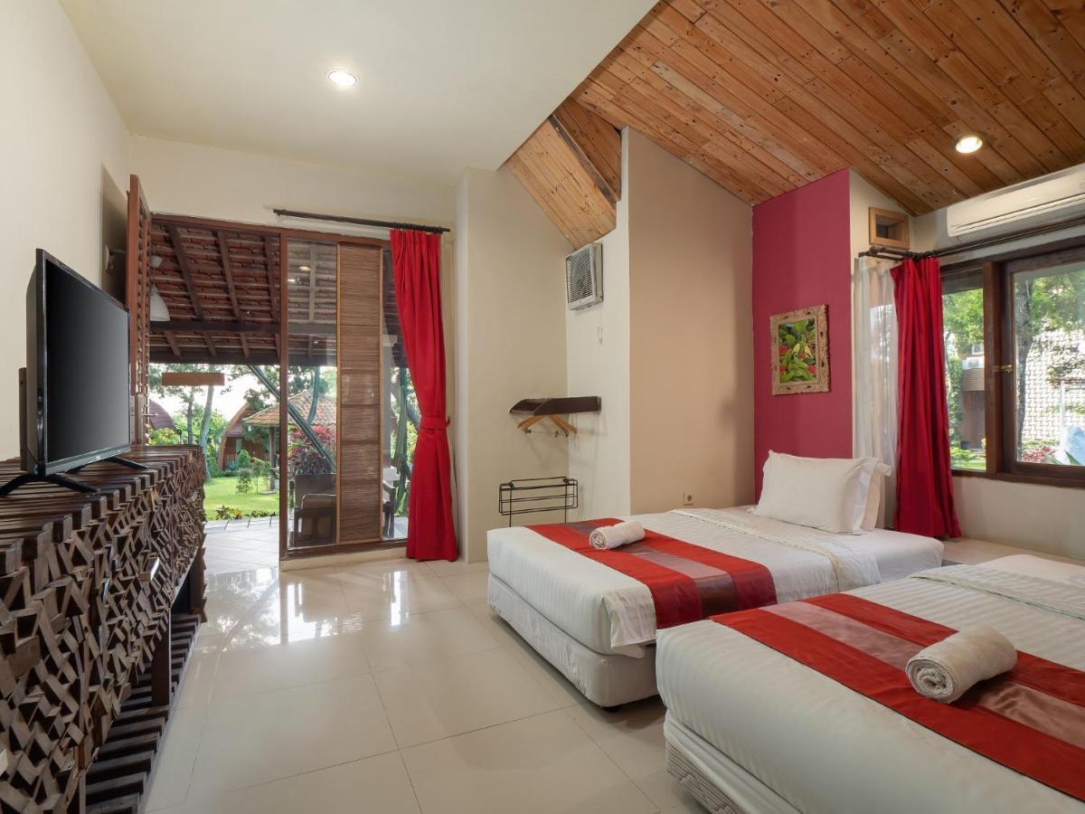 The Village Resort Bogor Esterno foto