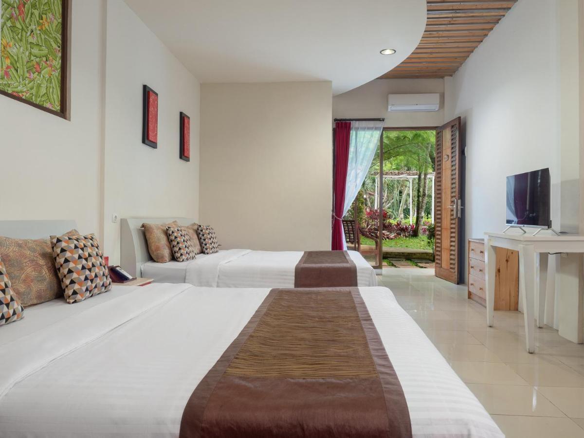 The Village Resort Bogor Esterno foto