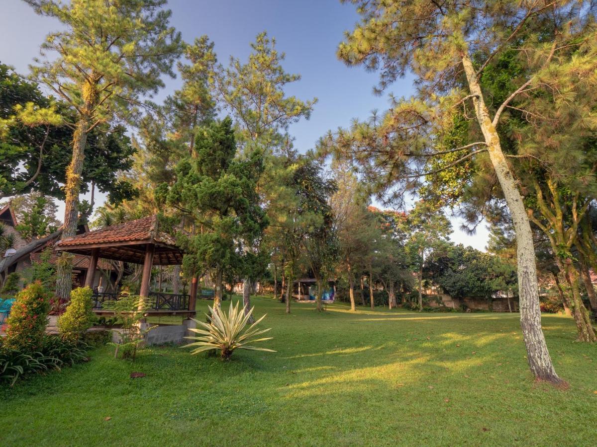 The Village Resort Bogor Esterno foto