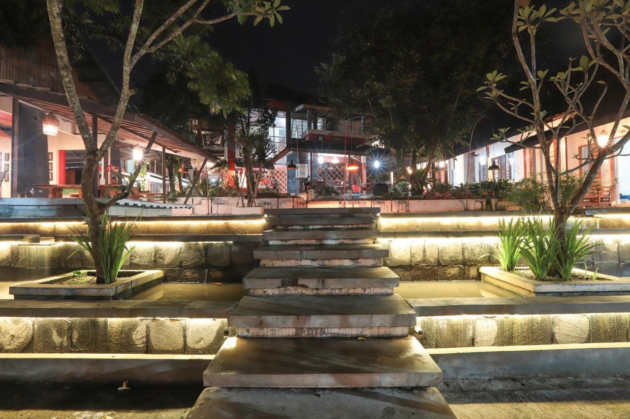 The Village Resort Bogor Esterno foto