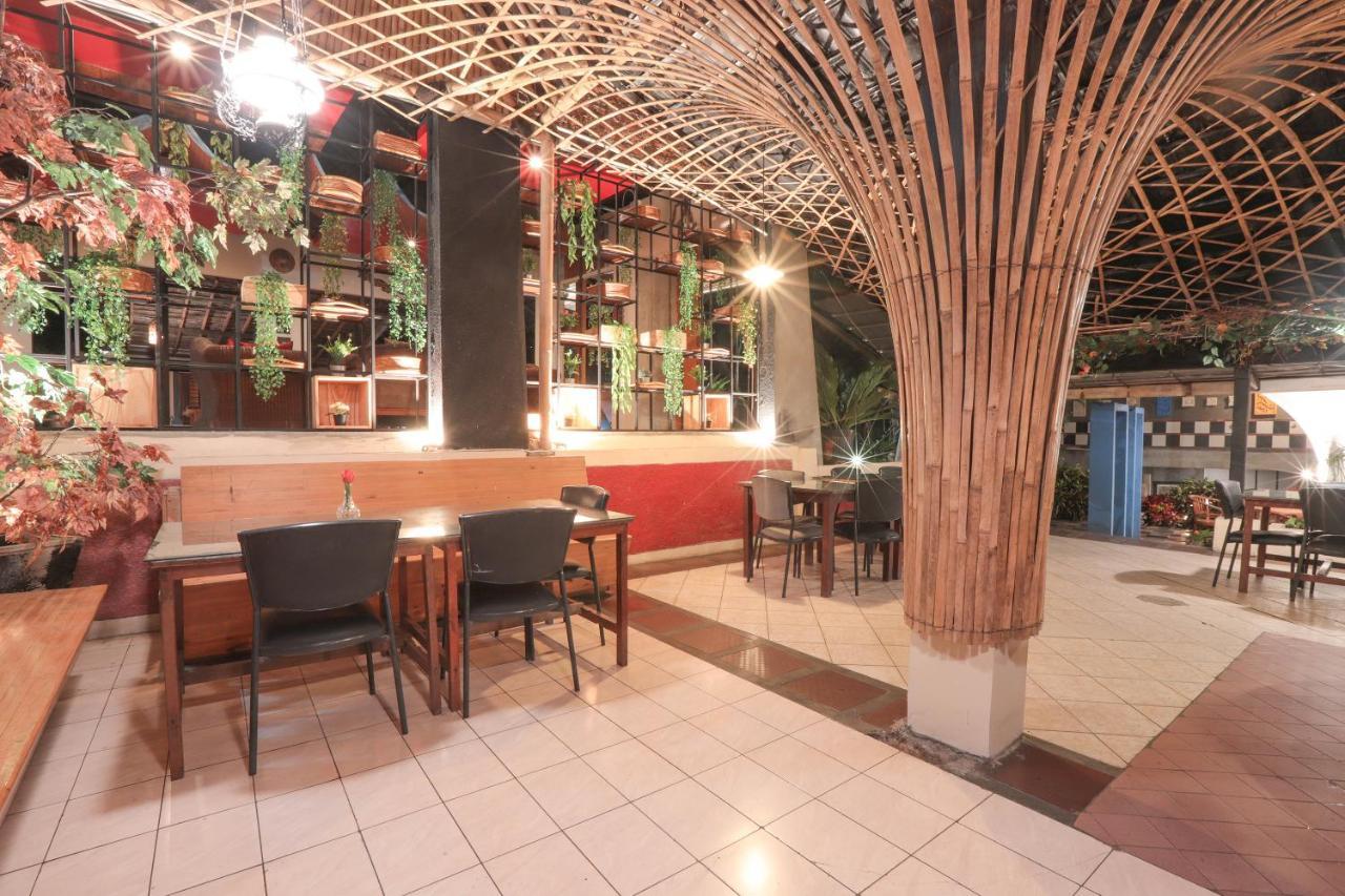 The Village Resort Bogor Esterno foto