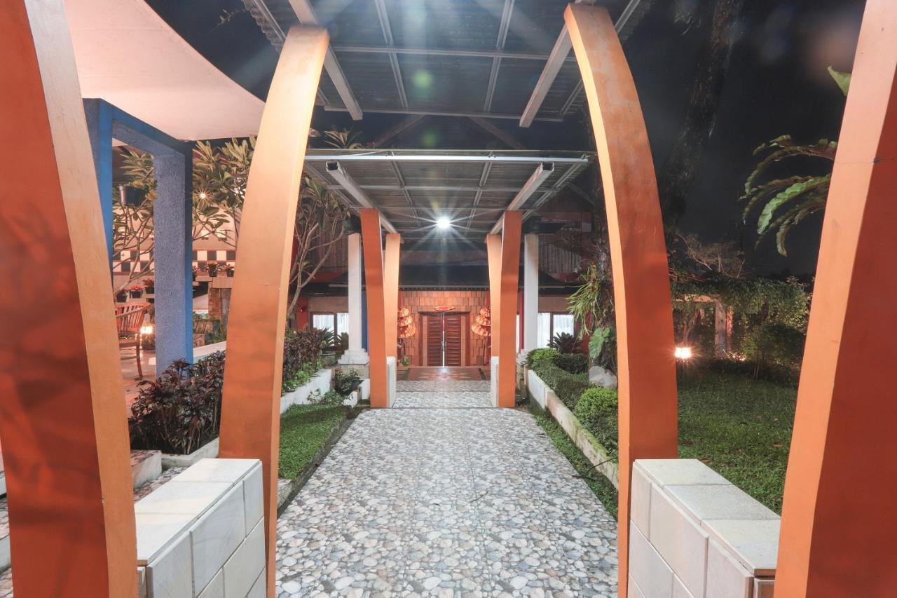 The Village Resort Bogor Esterno foto