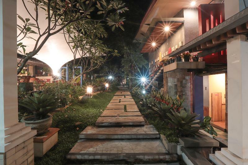 The Village Resort Bogor Esterno foto