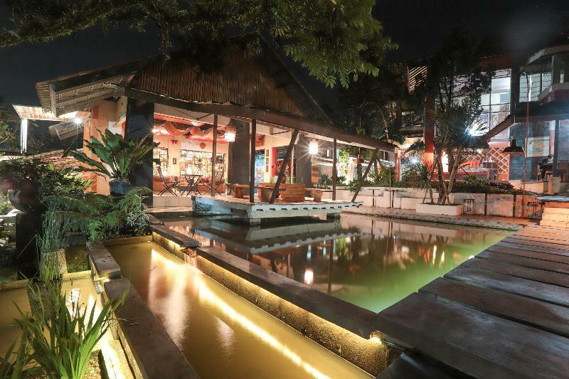 The Village Resort Bogor Esterno foto